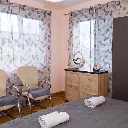 Two Bedroom Retreat I Near Municipality By Flat Mаnager * فارنا