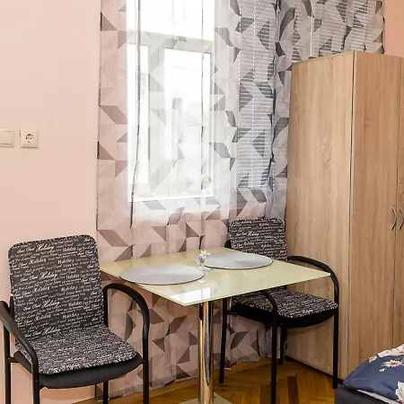 Апартаменты Two Bedroom Retreat I Near Municipality By Flat Mаnager